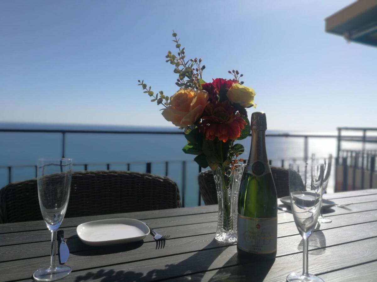 Olimpo - Fuengirola Beachfront Newly Renovated Apartment Kültér fotó